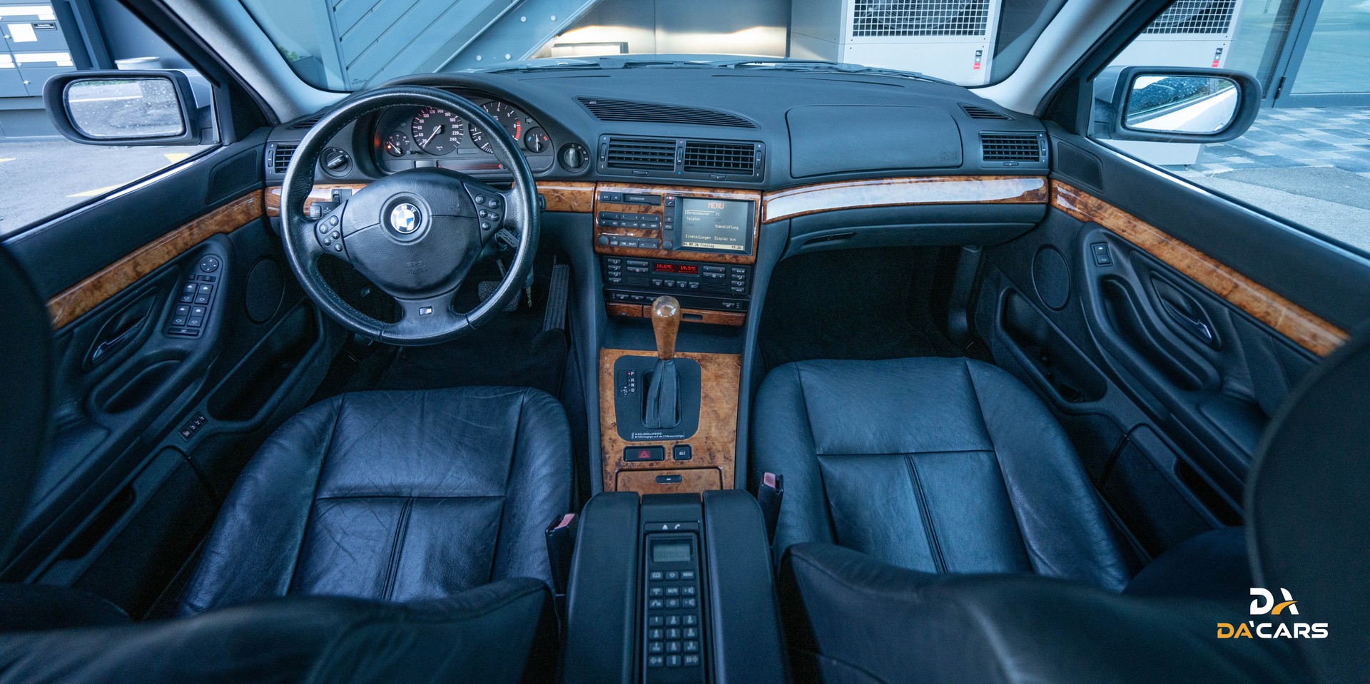 BMW 740i-image-8