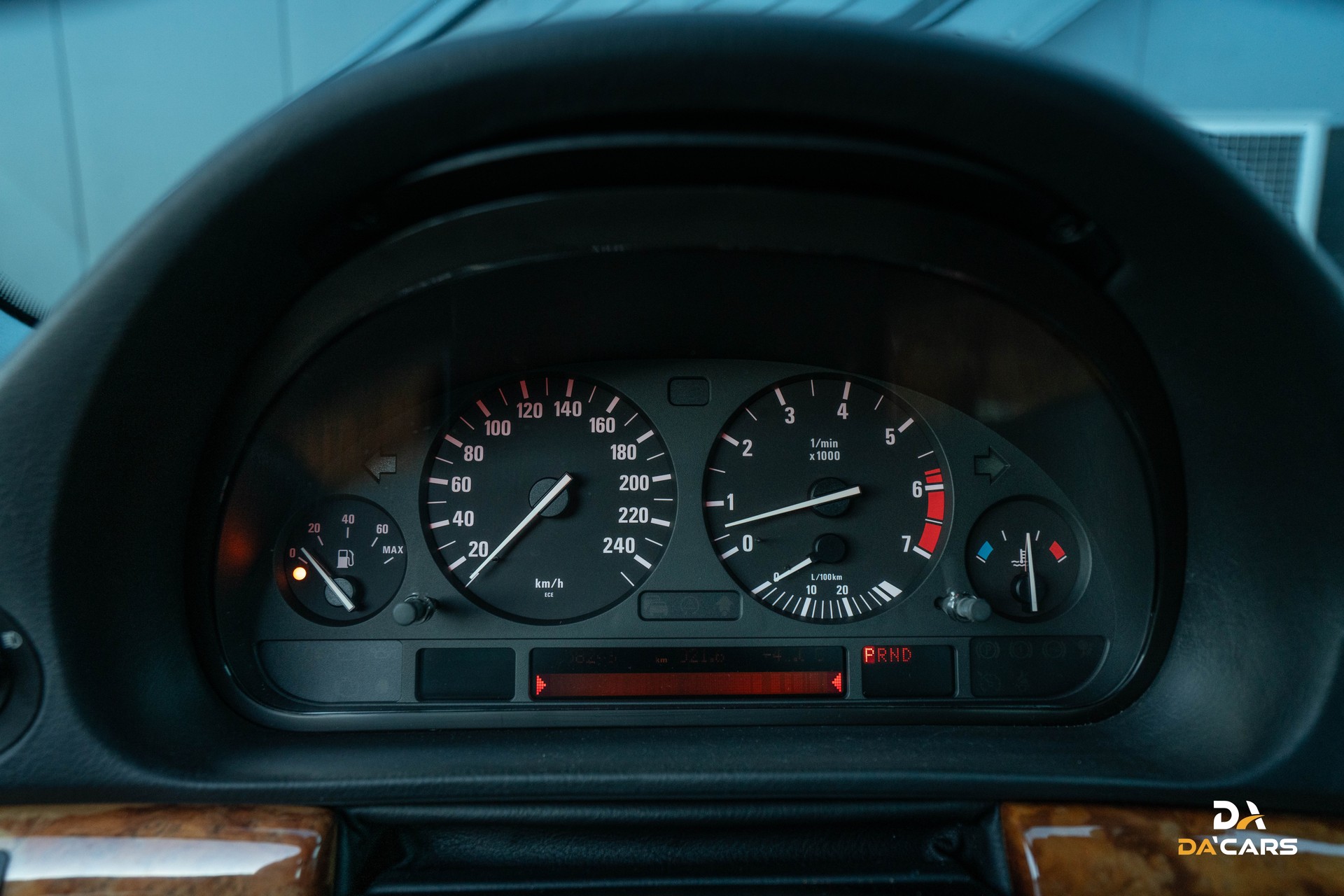 BMW 740i-image-10