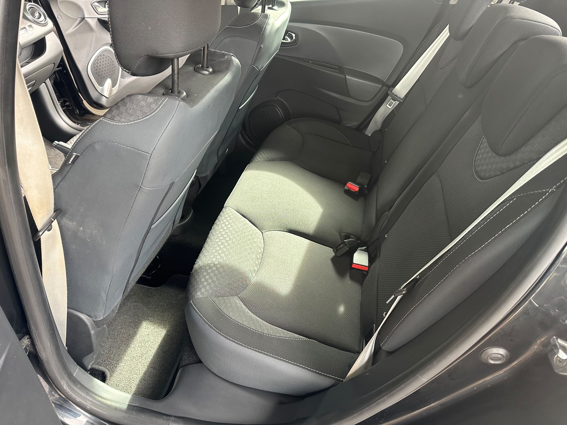RENAULT Clio 1.2 16V T GT EDC-image-12