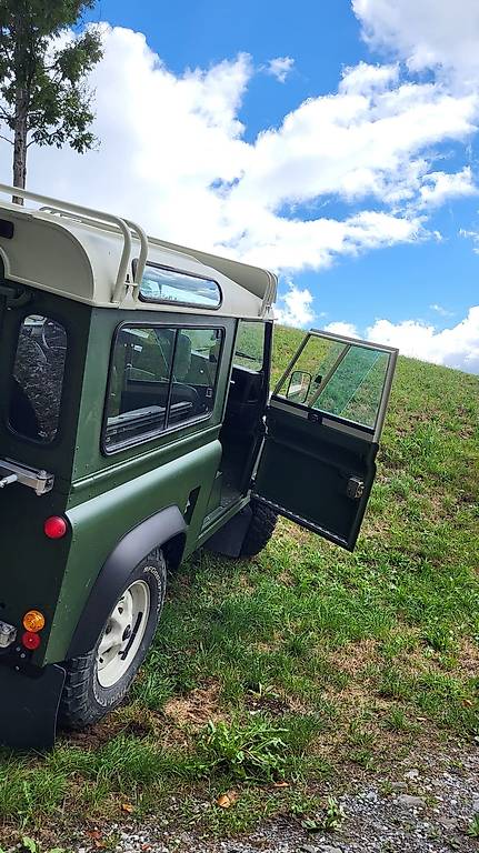 LAND ROVER DEFENDER-image-1