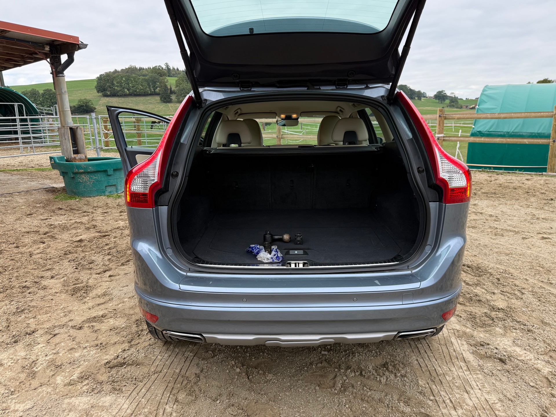 VOLVO 2.4 D5 Summum AWD S/S-image-4