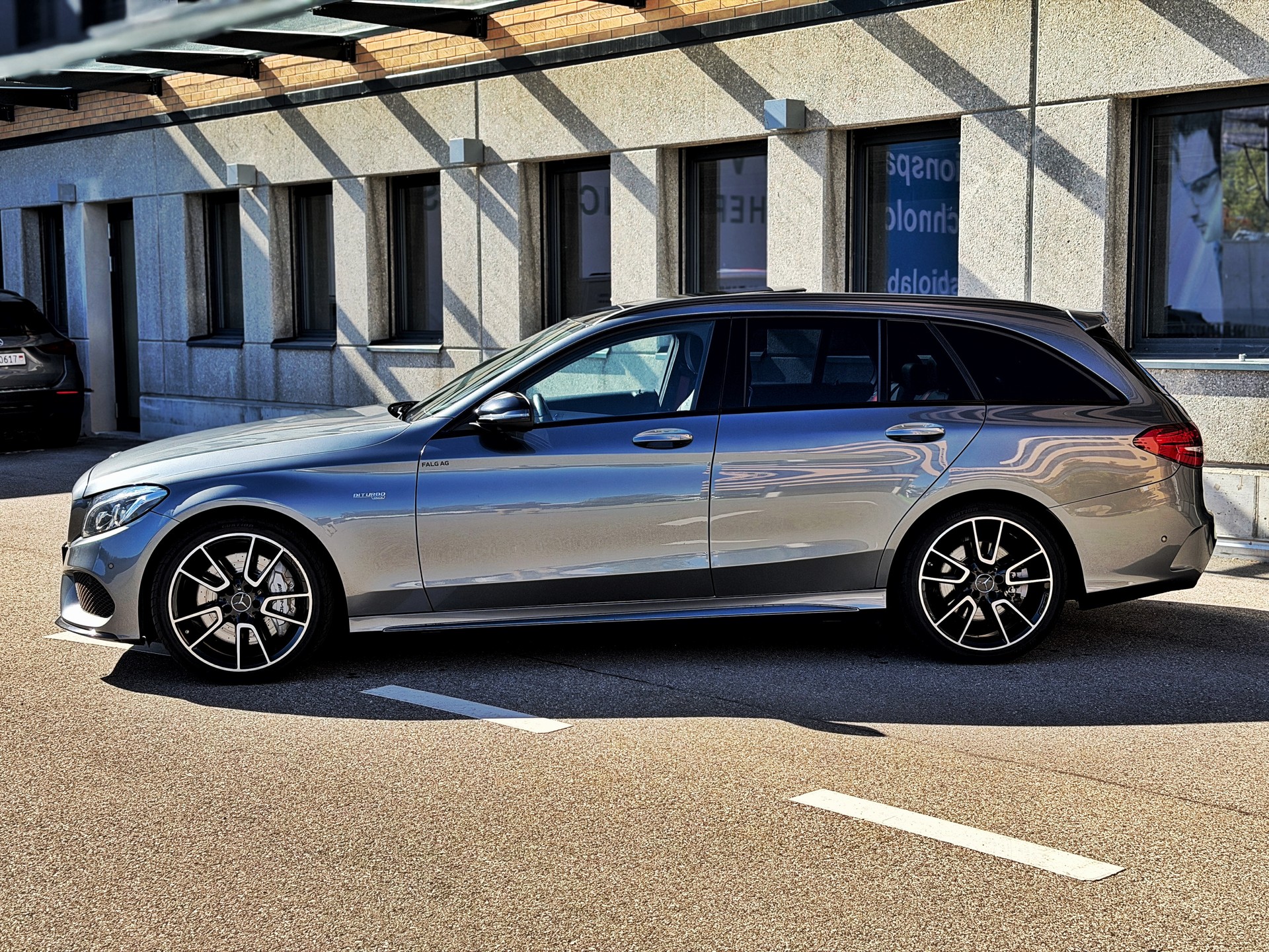 MERCEDES-BENZ C 43 AMG 4Matic 9G-Tronic-showroom-element-1