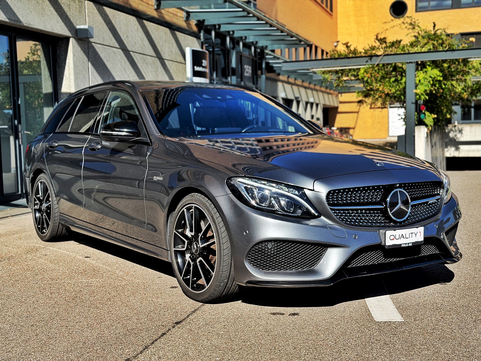 MERCEDES-BENZ C 43 AMG 4Matic 9G-Tronic-image-5