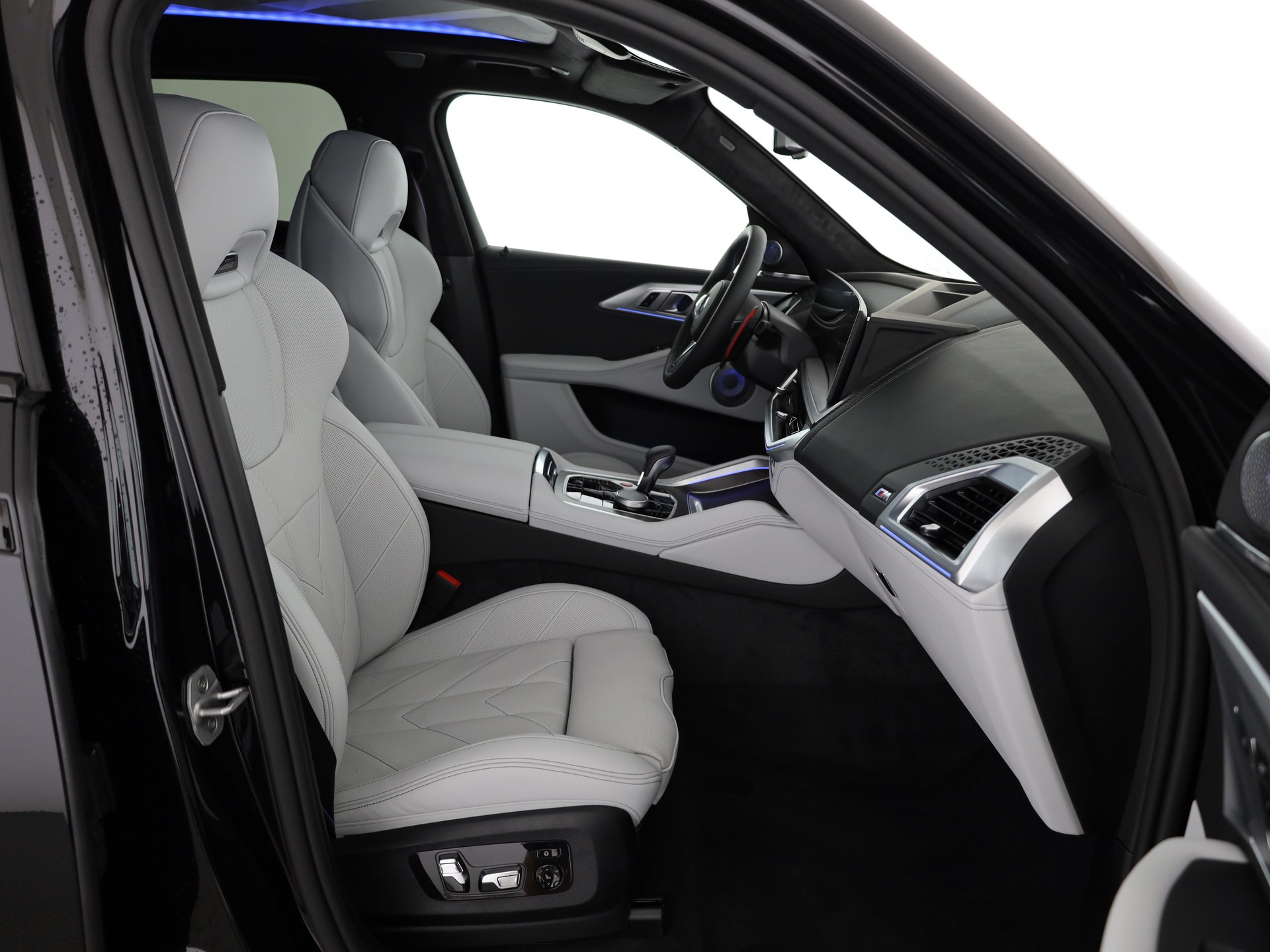 BMW XM G09 Label Plug-in Hybrid-image-13
