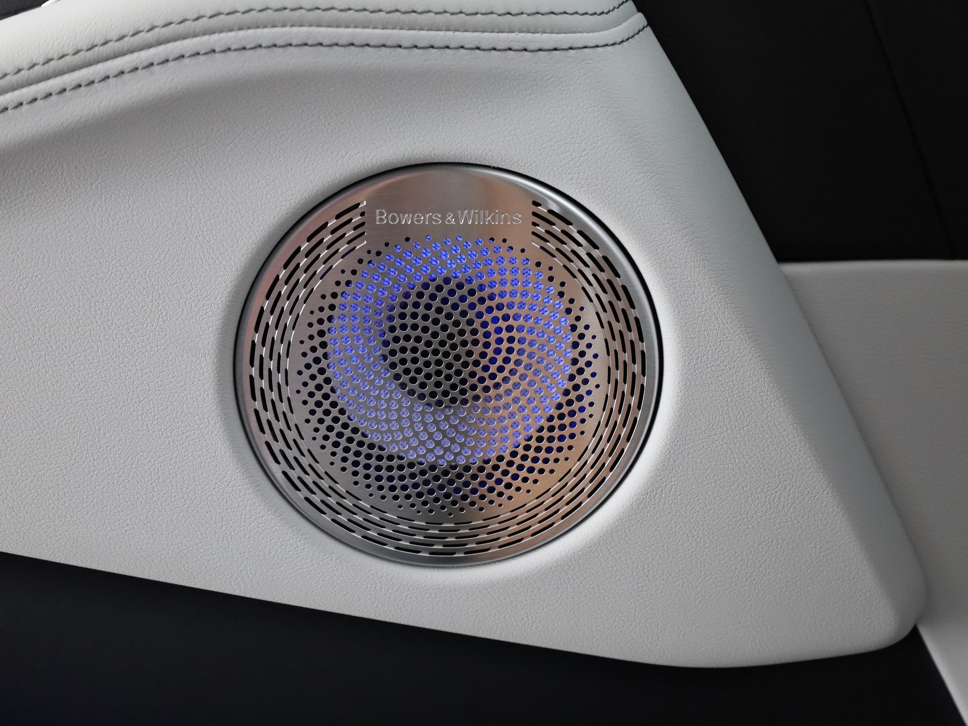 BMW XM G09 Label Plug-in Hybrid-image-18