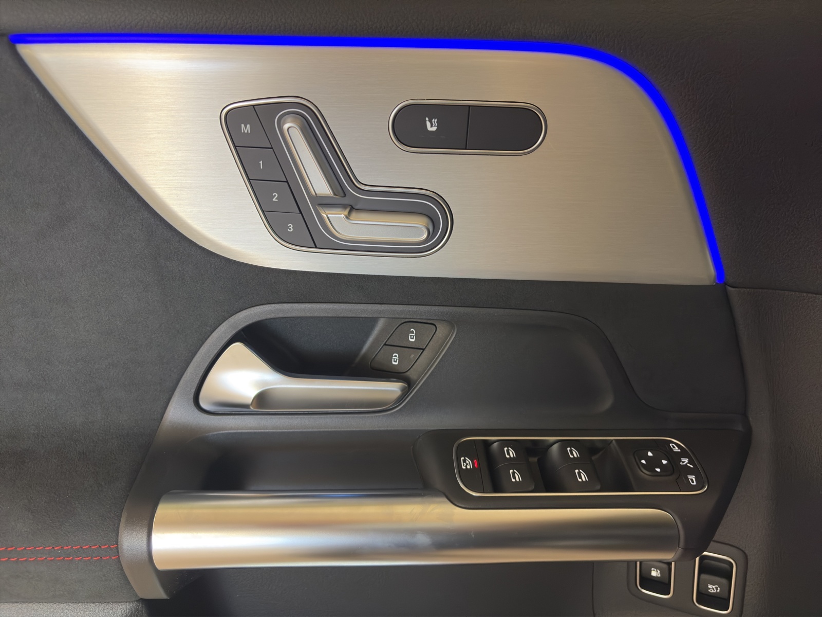 MERCEDES-BENZ GLA 250e with EQ Hybrid Technology-image-11