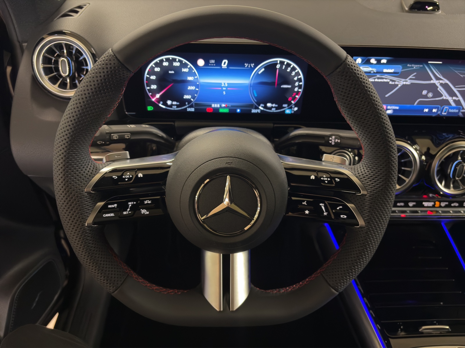 MERCEDES-BENZ GLA 250e with EQ Hybrid Technology-image-5