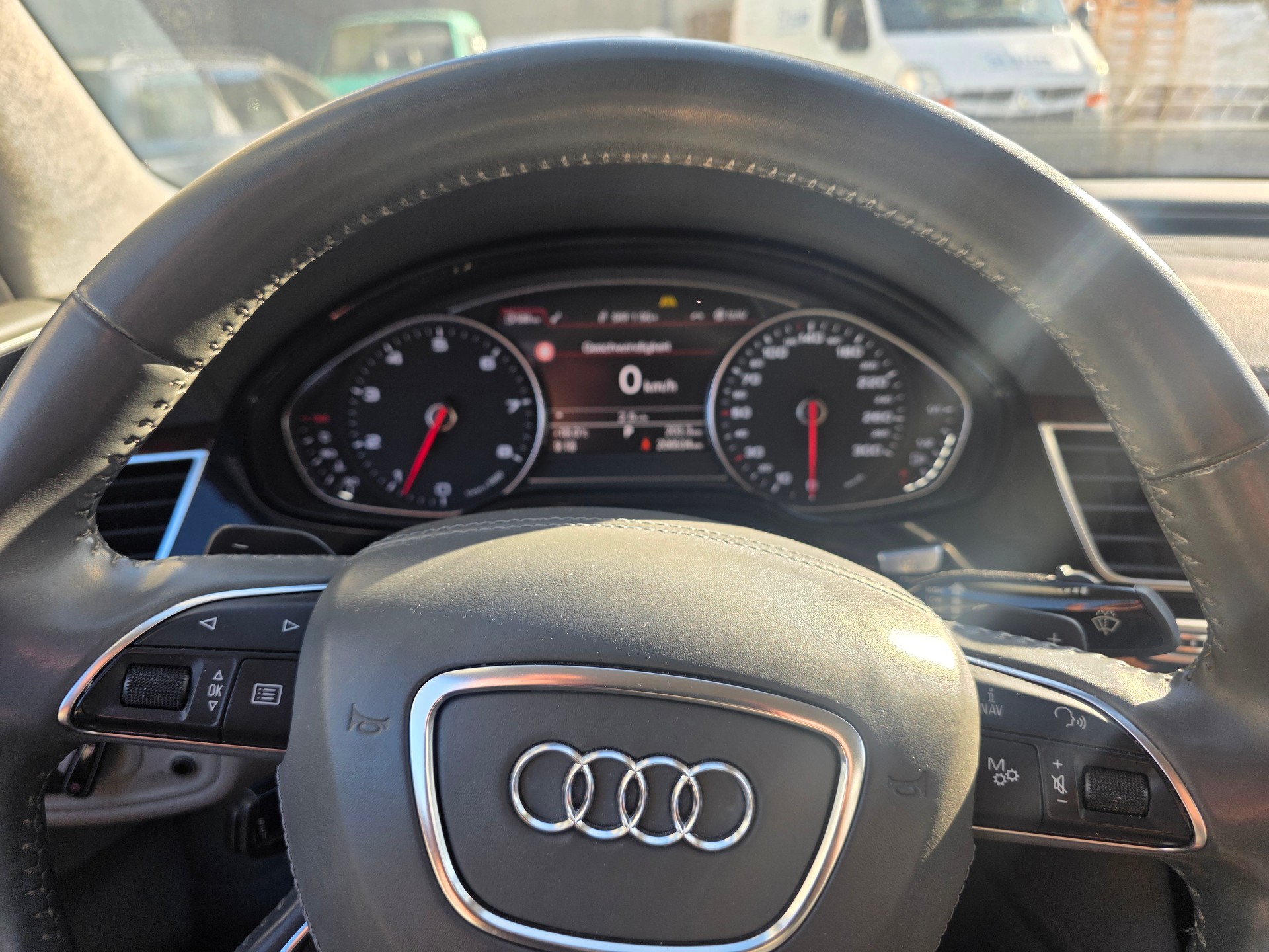 AUDI A8 4.2 FSI quattro tiptronic-image-9