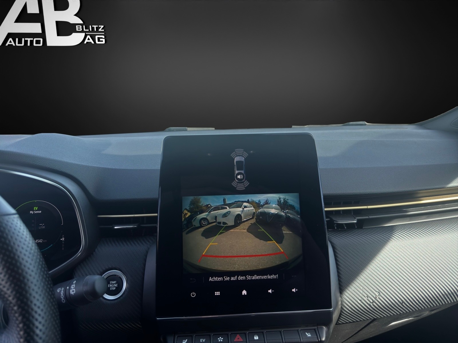 RENAULT Clio 1.6 E-Tech Engineered-image-11