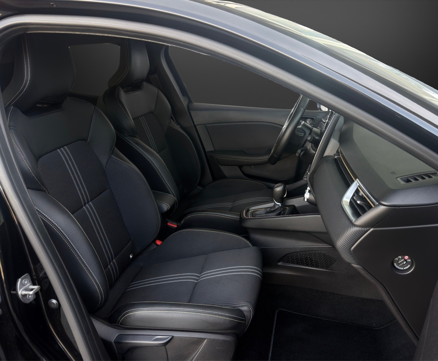 RENAULT Clio 1.6 E-Tech Engineered-image-8