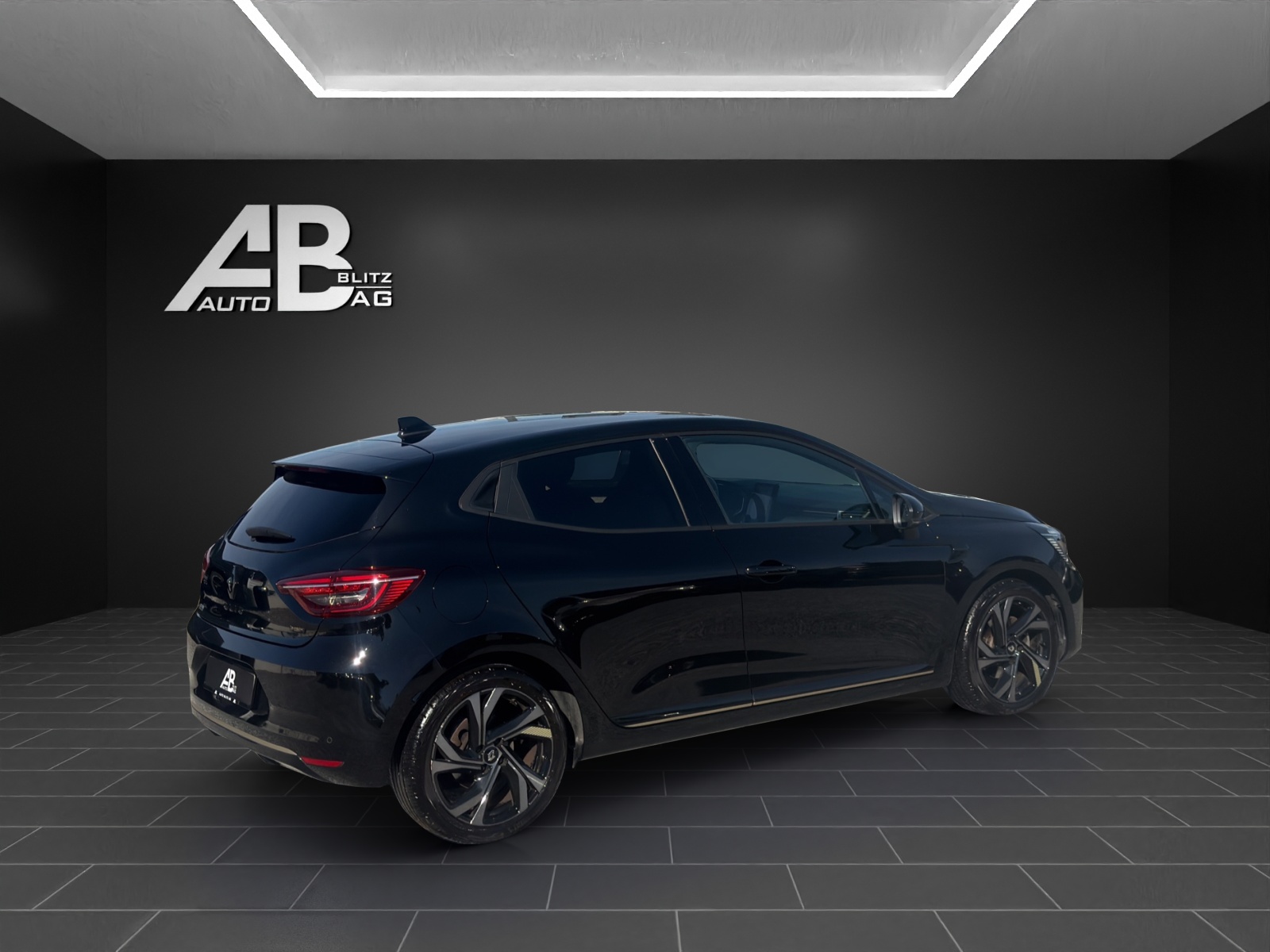 RENAULT Clio 1.6 E-Tech Engineered-image-4
