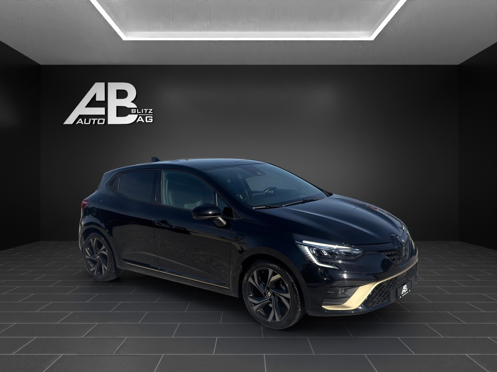 RENAULT Clio 1.6 E-Tech Engineered-image-5