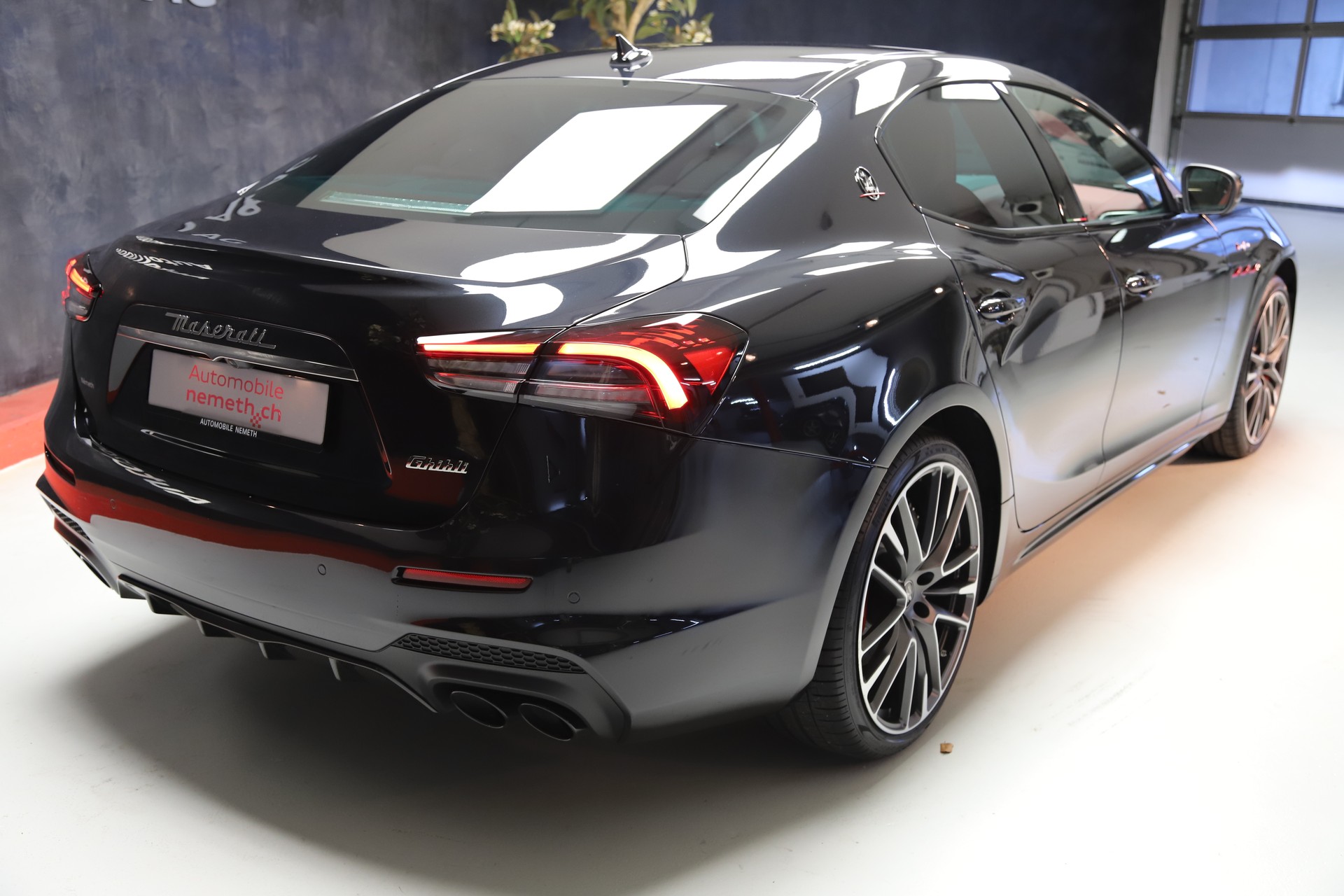 MASERATI Ghibli Trofeo 3.8 V8 Automatica-image-2