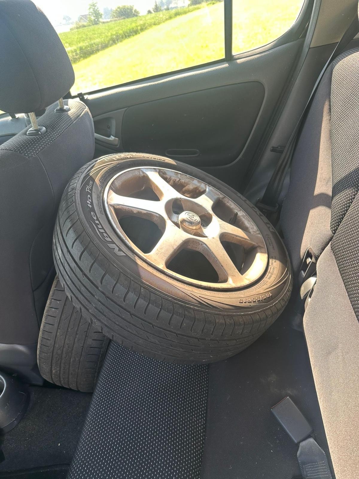 TOYOTA Yaris 1.5 TS-image-2