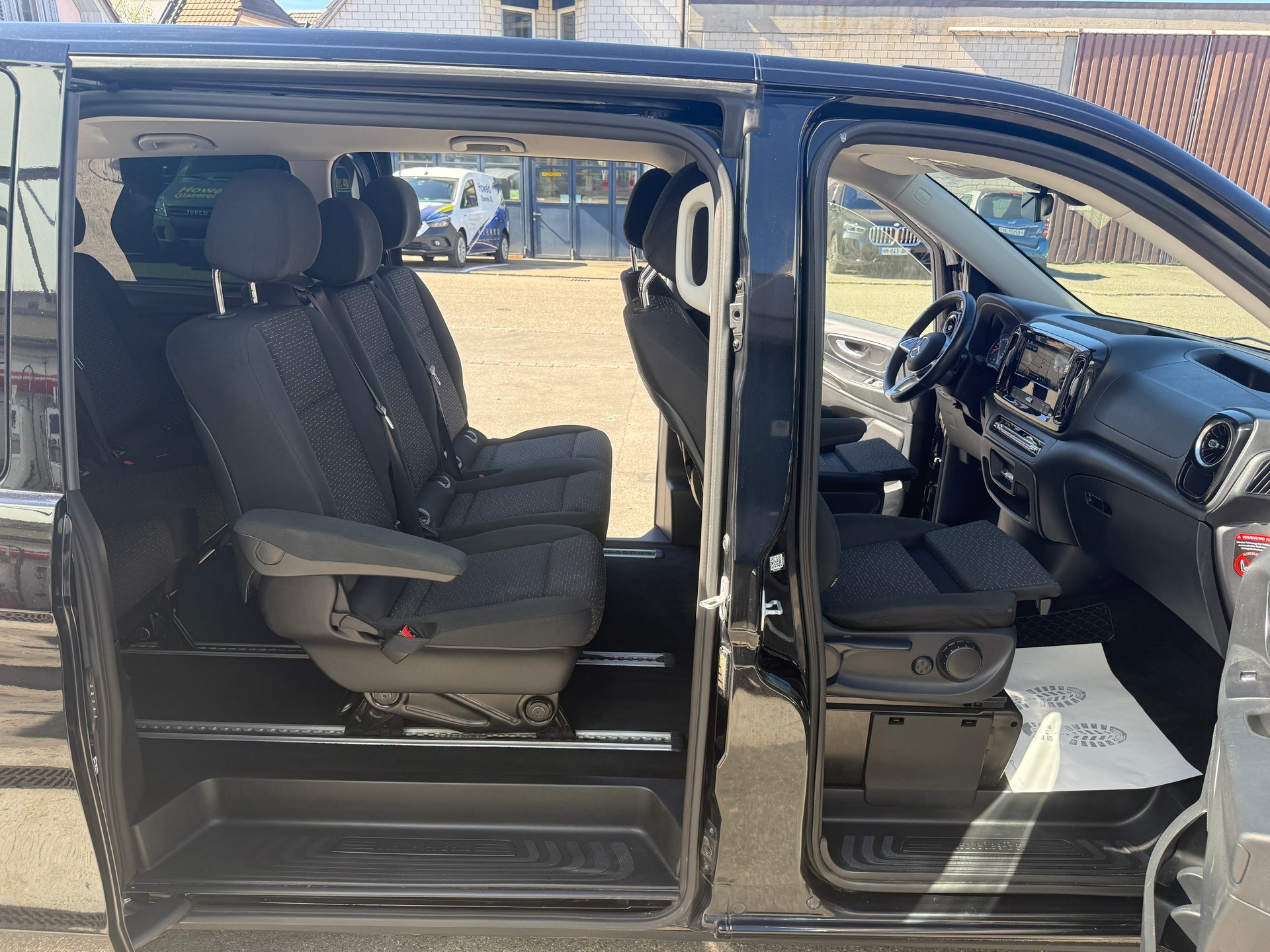 MERCEDES-BENZ Vito 116 CDI Lang Select Tourer 4Matic 9G-Tronic-image-9