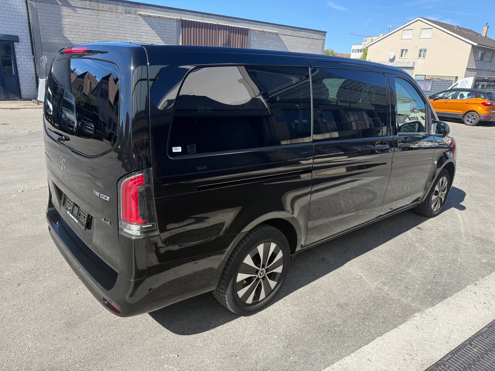 MERCEDES-BENZ Vito 116 CDI Lang Select Tourer 4Matic 9G-Tronic-image-4