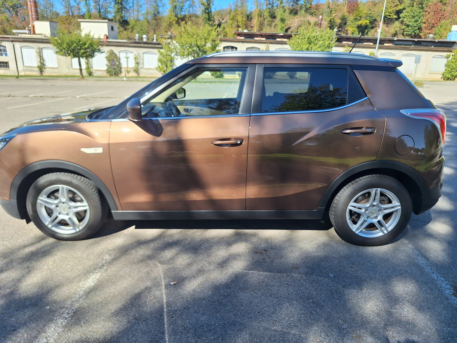 KGM-SsangYong TIVOLI 1.6 eXDi 4X4 Automatik-image-2