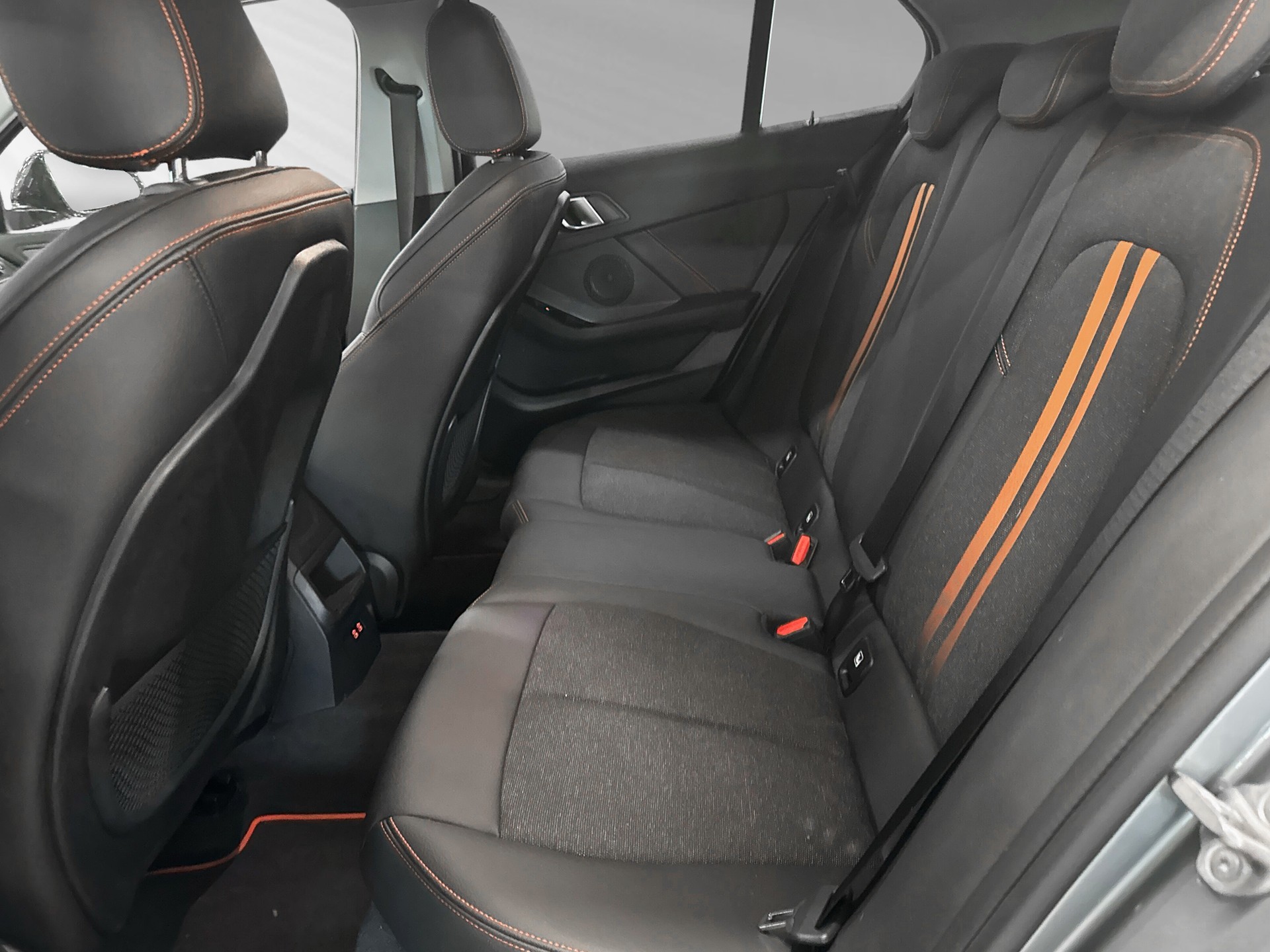 BMW 118i Sport Line Steptronic-image-6