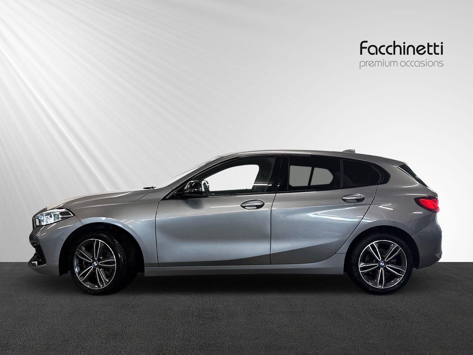 BMW 118i Sport Line Steptronic-image-1