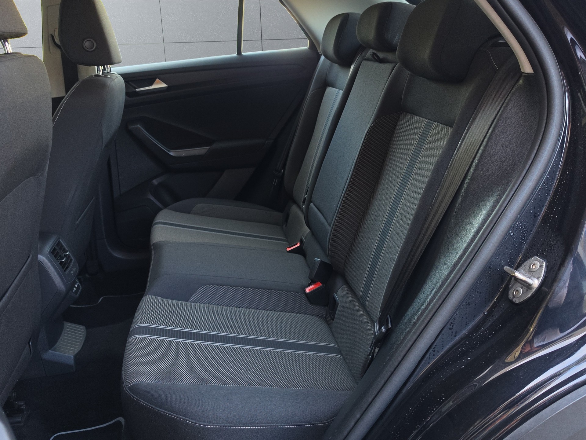 VW T-Roc 1.5 TSI Advance DSG-image-17