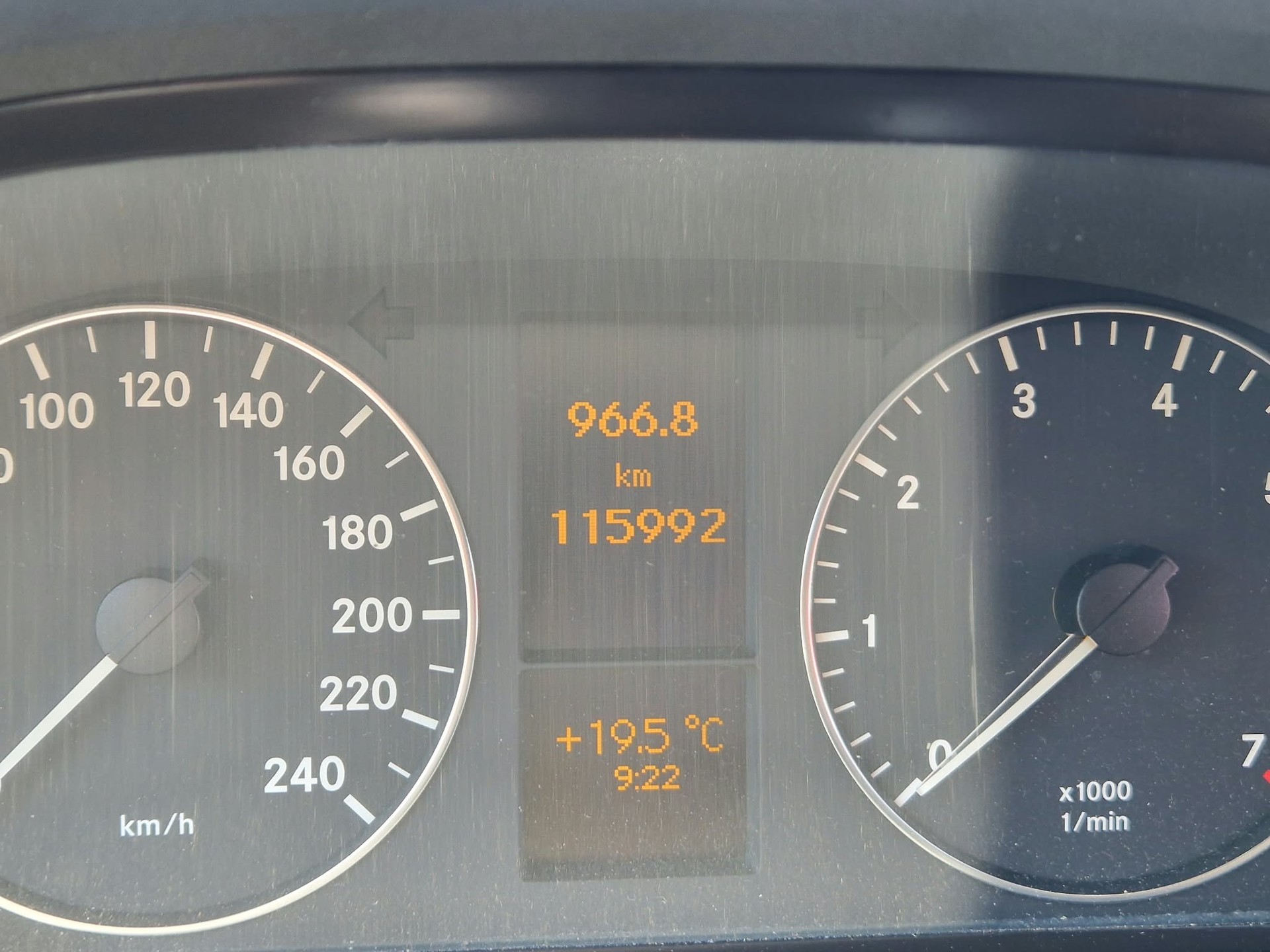 MERCEDES-BENZ A 180 (170) Elégance Autotronic-image-12