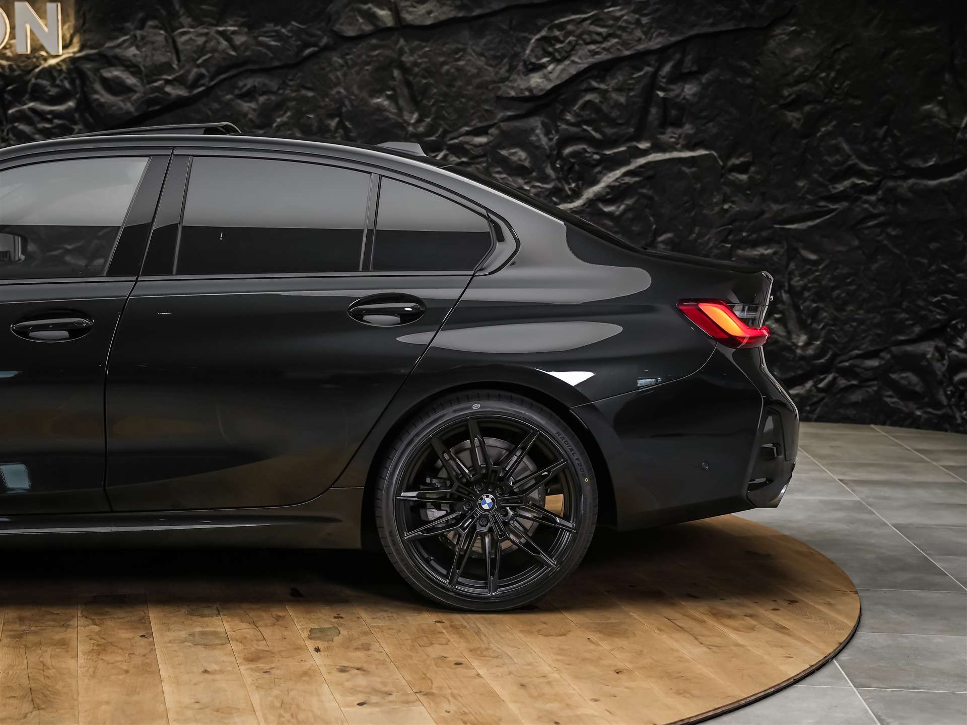 BMW 330d xDrive Steptronic M Sport Pro *Facelift*Werksgarantie*Panorama*360°*Head-Up*-image-19