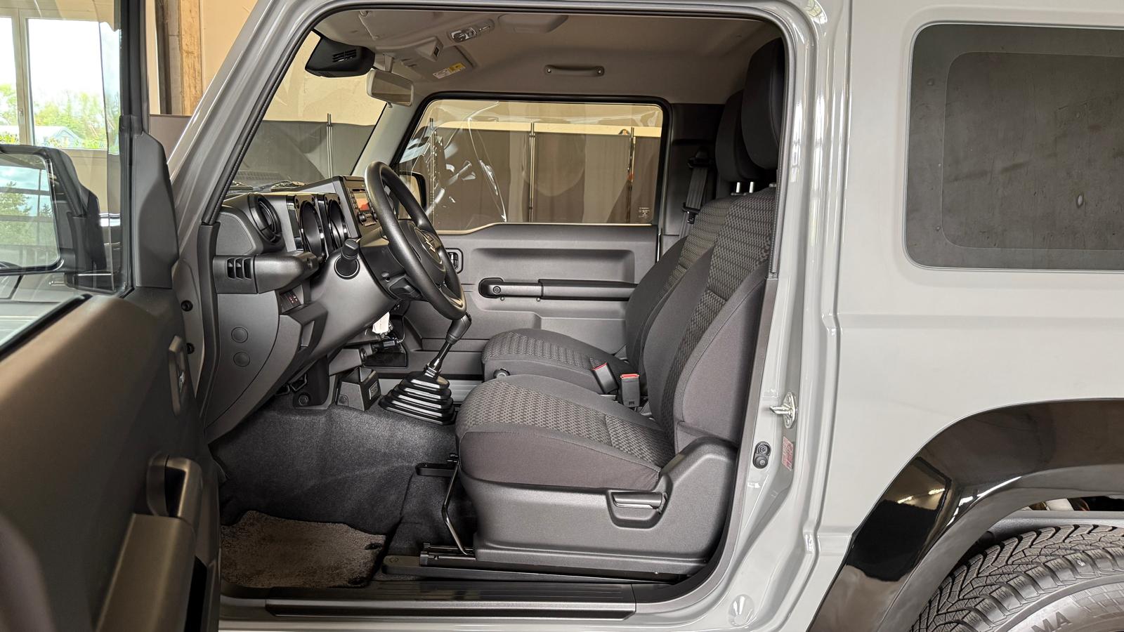SUZUKI Jimny Country 1.5 Compact+ Horizon Edition 4x4-image-11