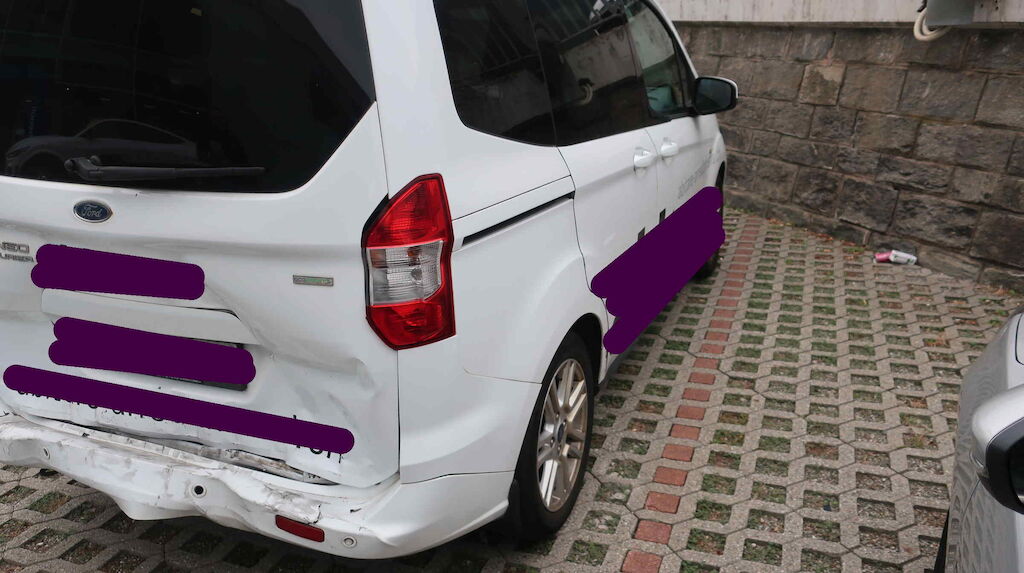 FORD Tourneo Courier 1.0 SCTi Titanium-image-7