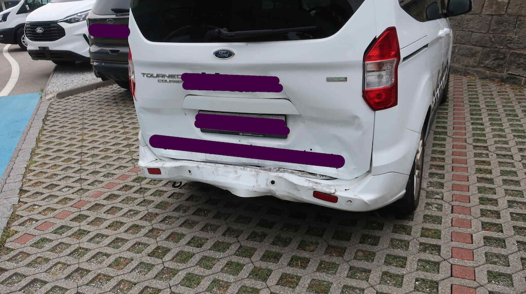 FORD Tourneo Courier 1.0 SCTi Titanium-image-6