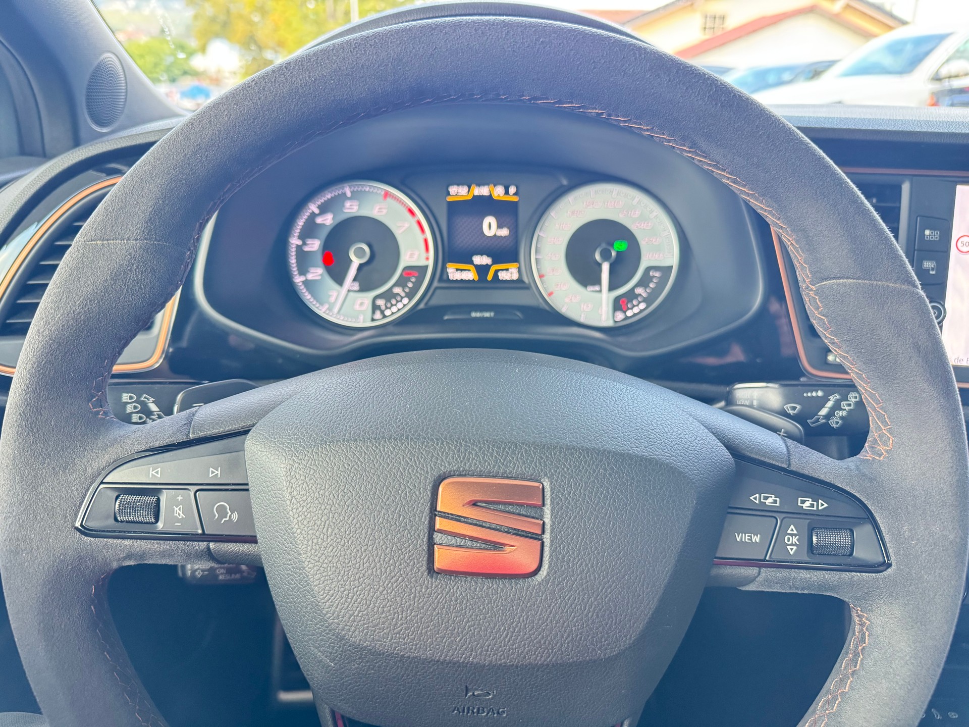 SEAT Leon 2.0 TSI Cupra 300 DSG-image-18