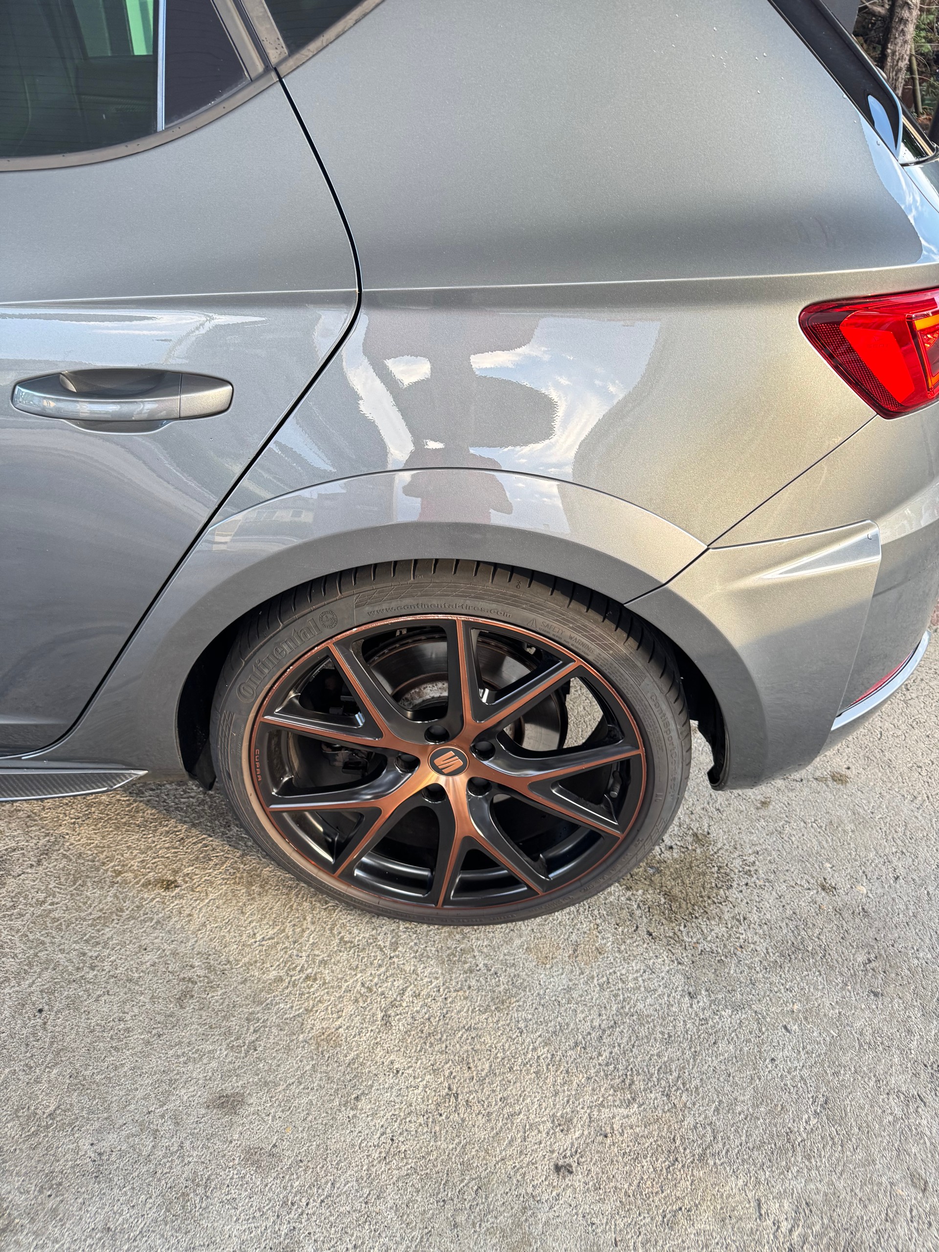 SEAT Leon 2.0 TSI Cupra 300 DSG-image-13