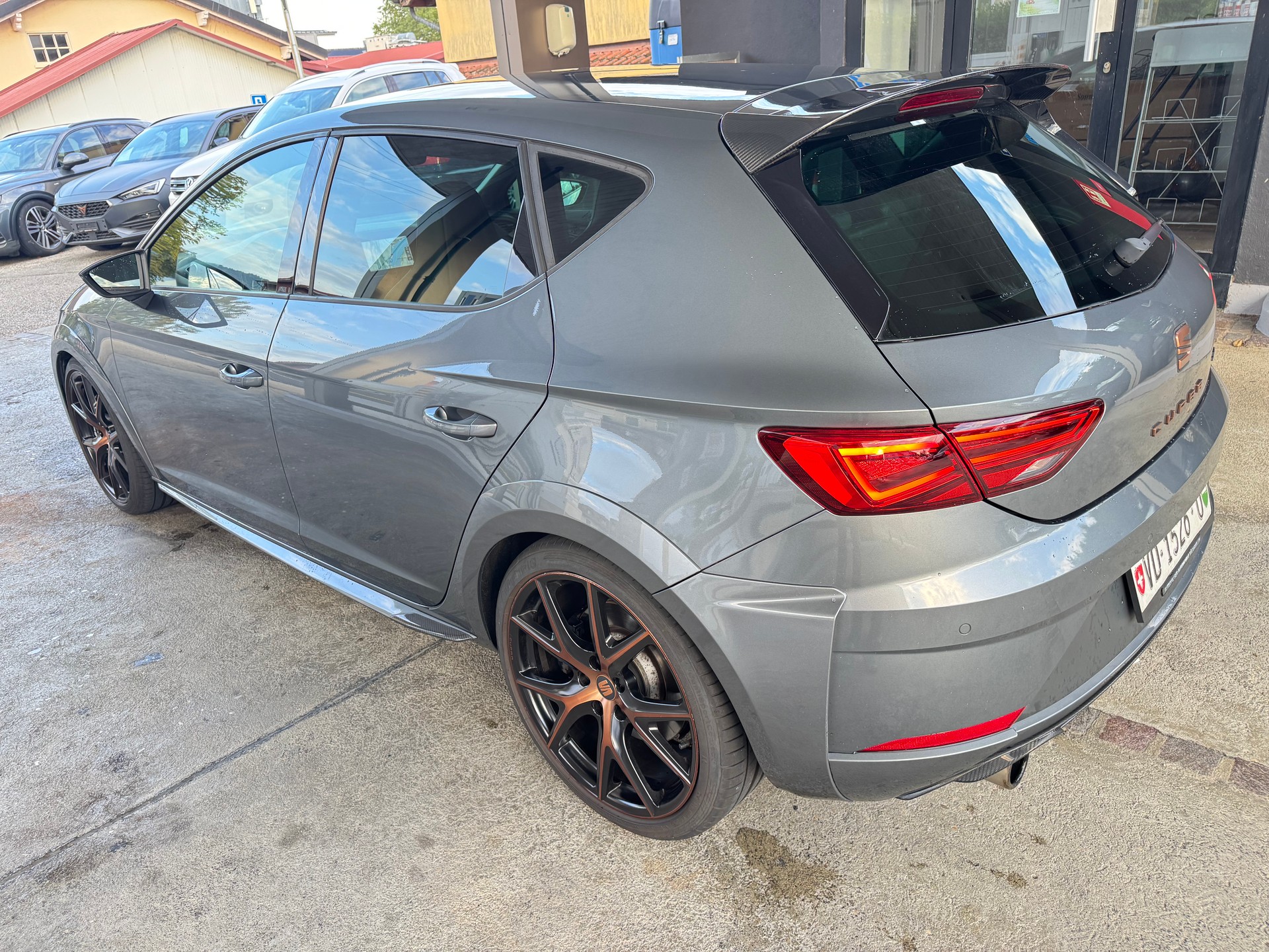 SEAT Leon 2.0 TSI Cupra 300 DSG-image-5