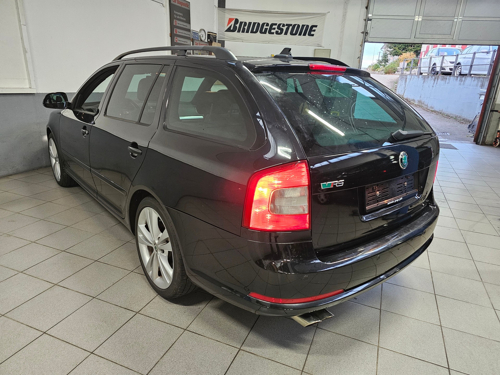 SKODA Octavia Combi 2.0 TSI RS-image-5