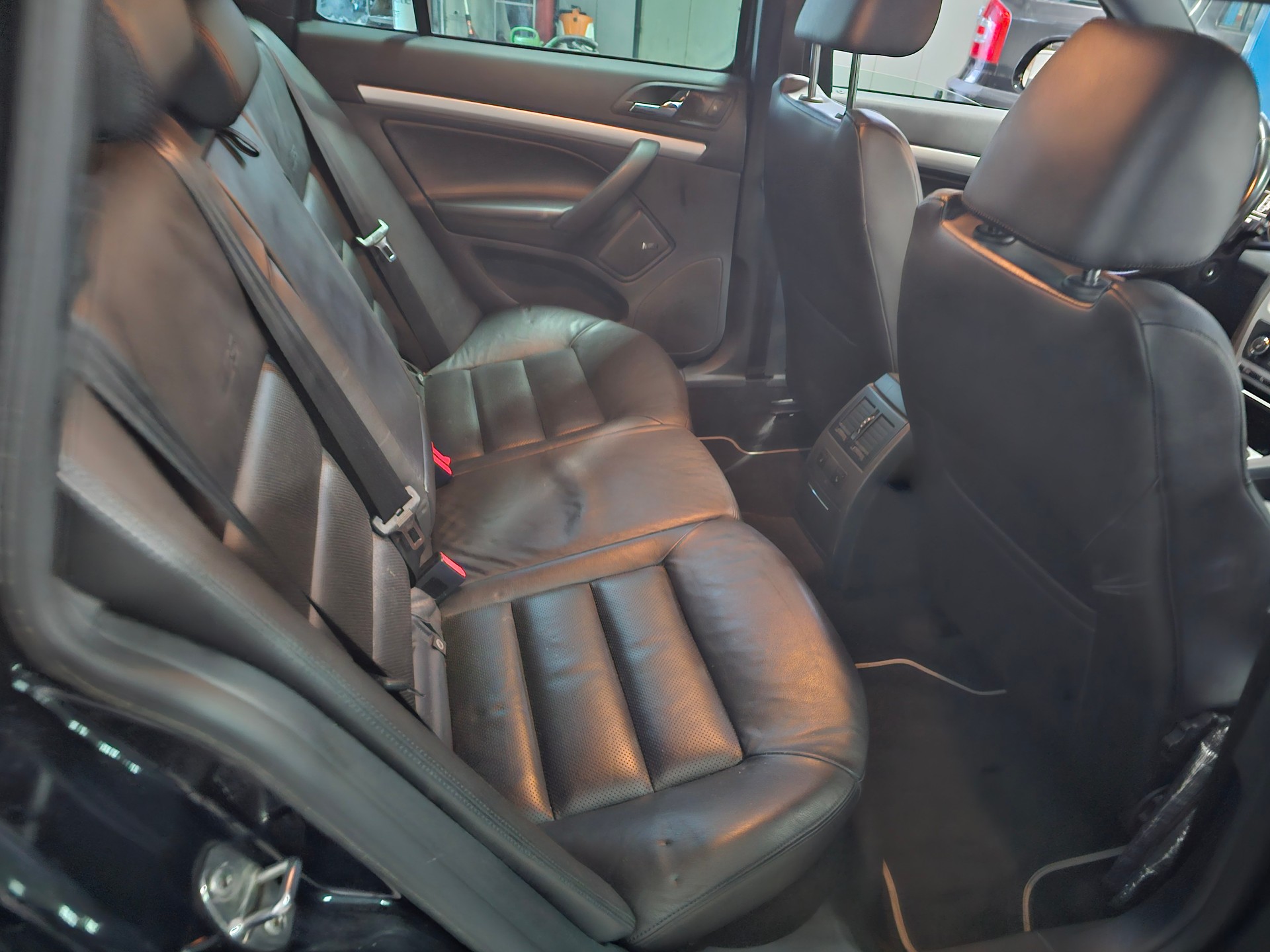 SKODA Octavia Combi 2.0 TSI RS-image-4