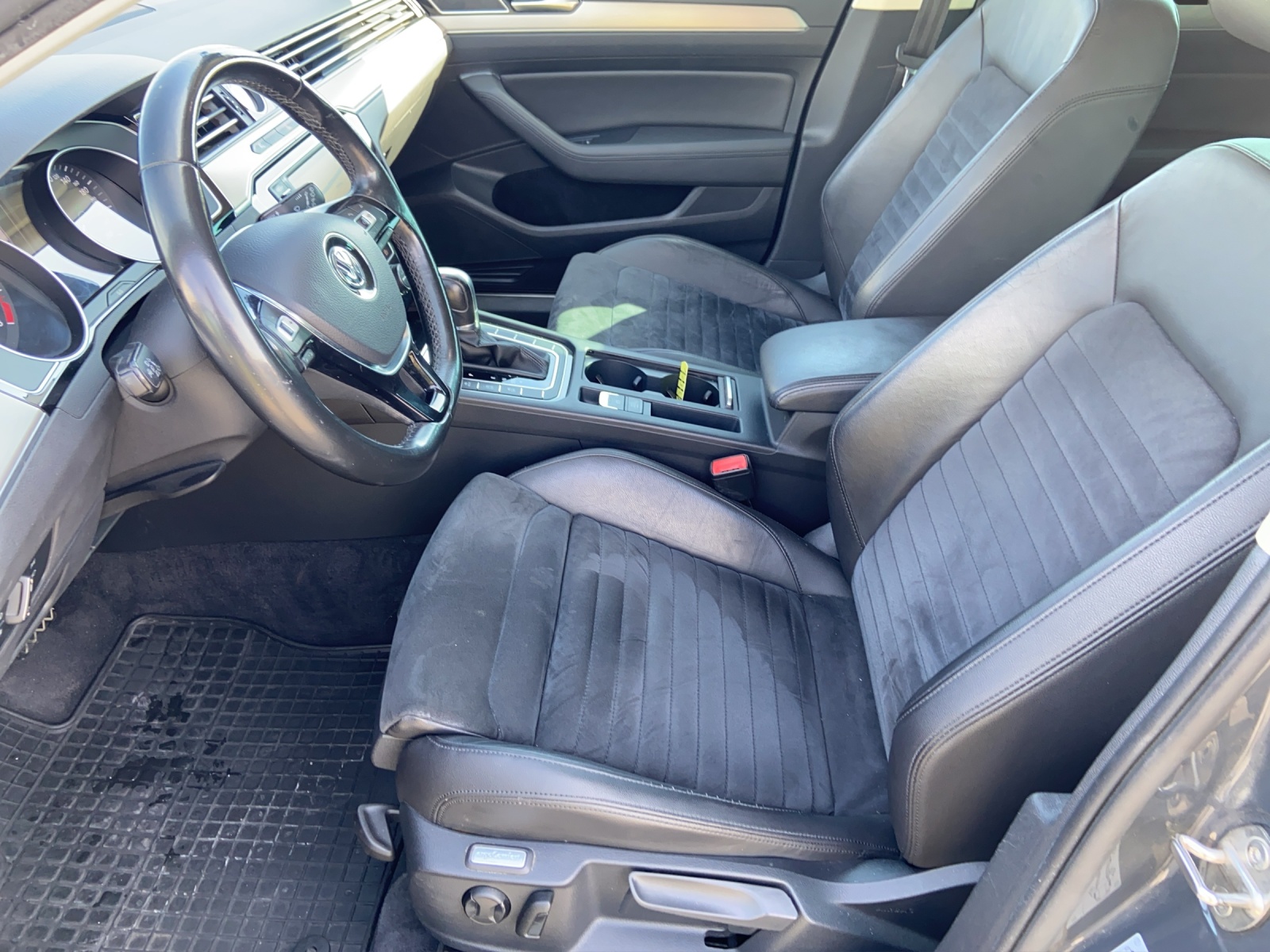 VW Passat Variant 2.0 TSI BMT Highline DSG-image-8