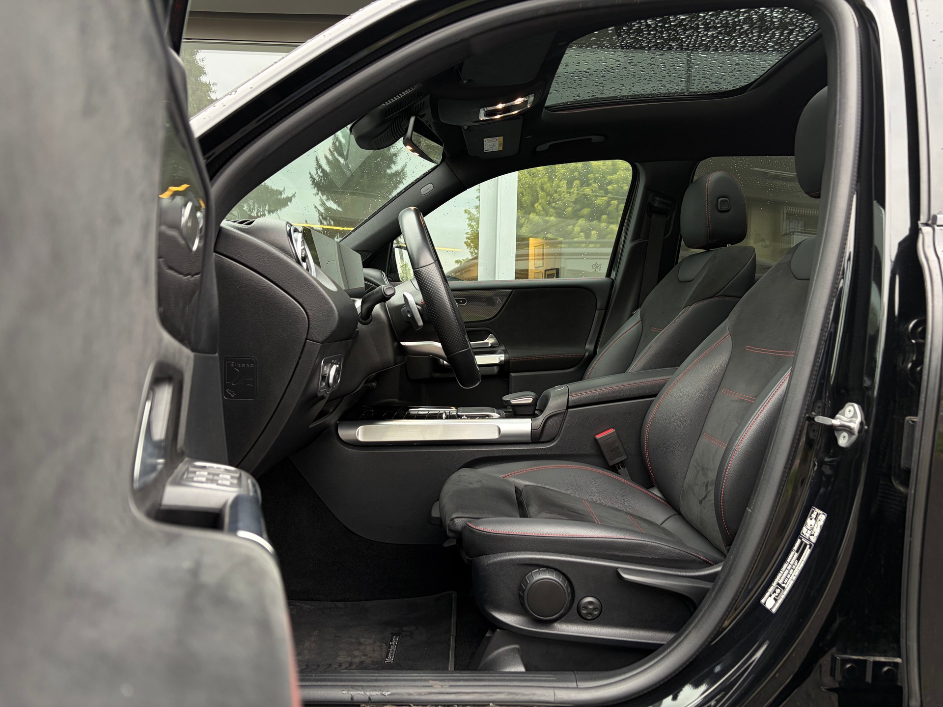 MERCEDES-BENZ GLB 220 d 4Matic AMG Line 8G-Tronic-image-8