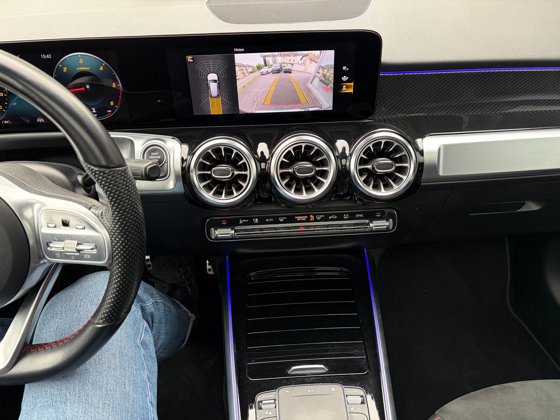 MERCEDES-BENZ GLB 220 d 4Matic AMG Line 8G-Tronic-image-12