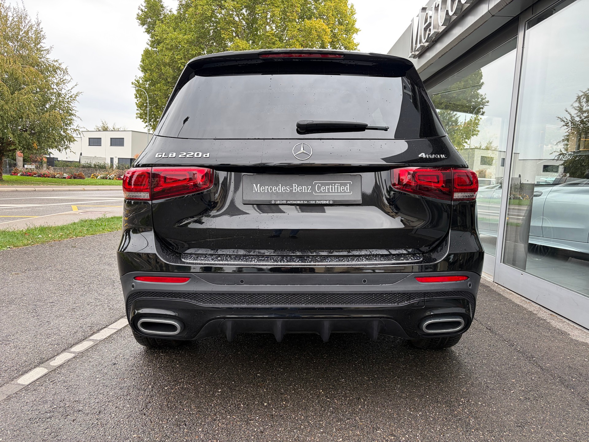 MERCEDES-BENZ GLB 220 d 4Matic AMG Line 8G-Tronic-image-3