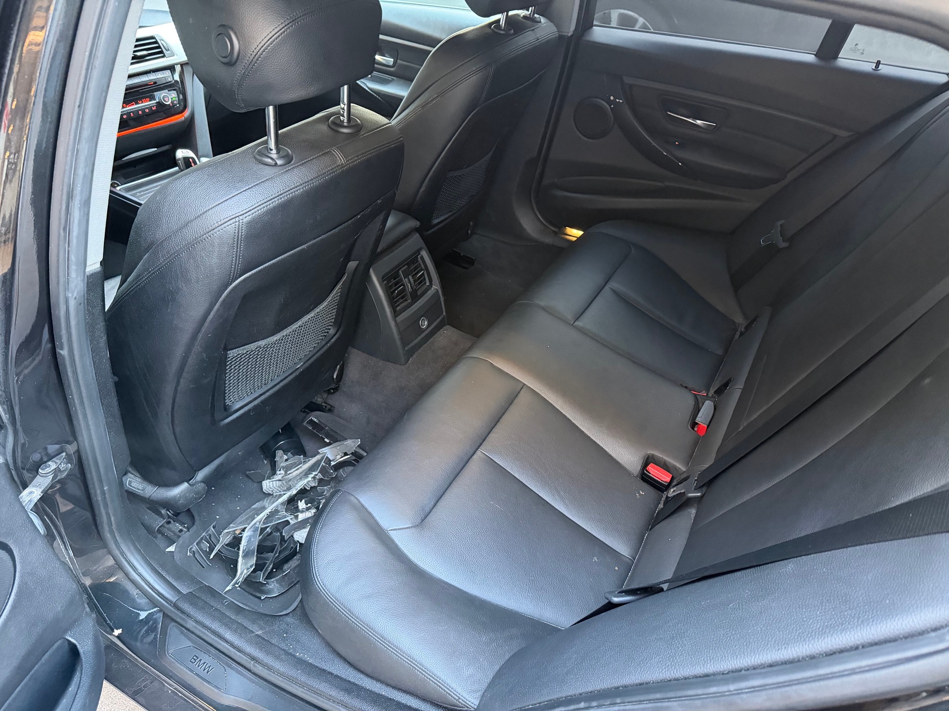 BMW 320d Touring Steptronic-image-8