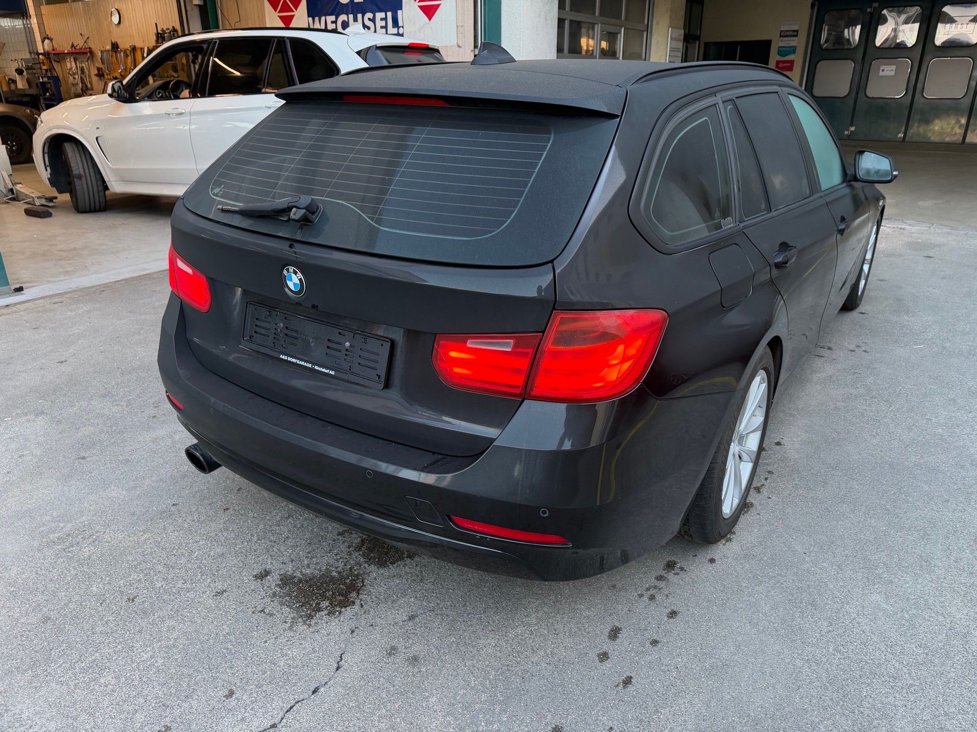 BMW 320d Touring Steptronic-image-4
