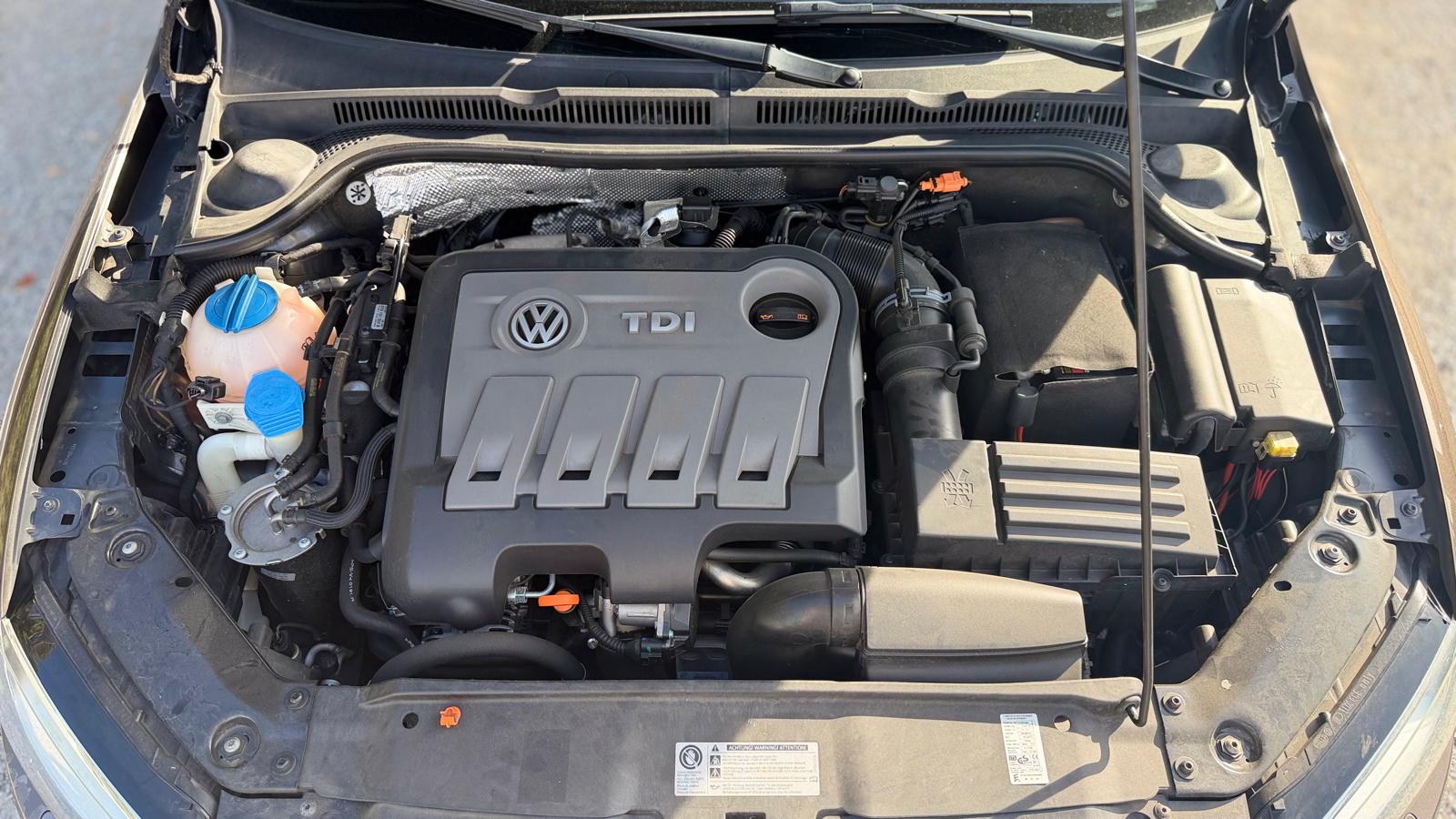 VW Jetta 2.0 TDI Comfortline-image-18