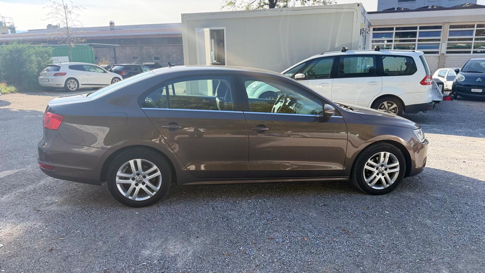 VW Jetta 2.0 TDI Comfortline-image-4