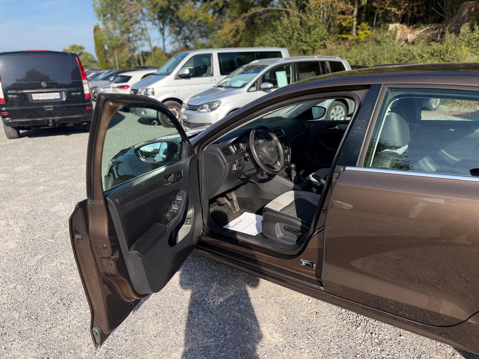 VW Jetta 2.0 TDI Comfortline-image-6