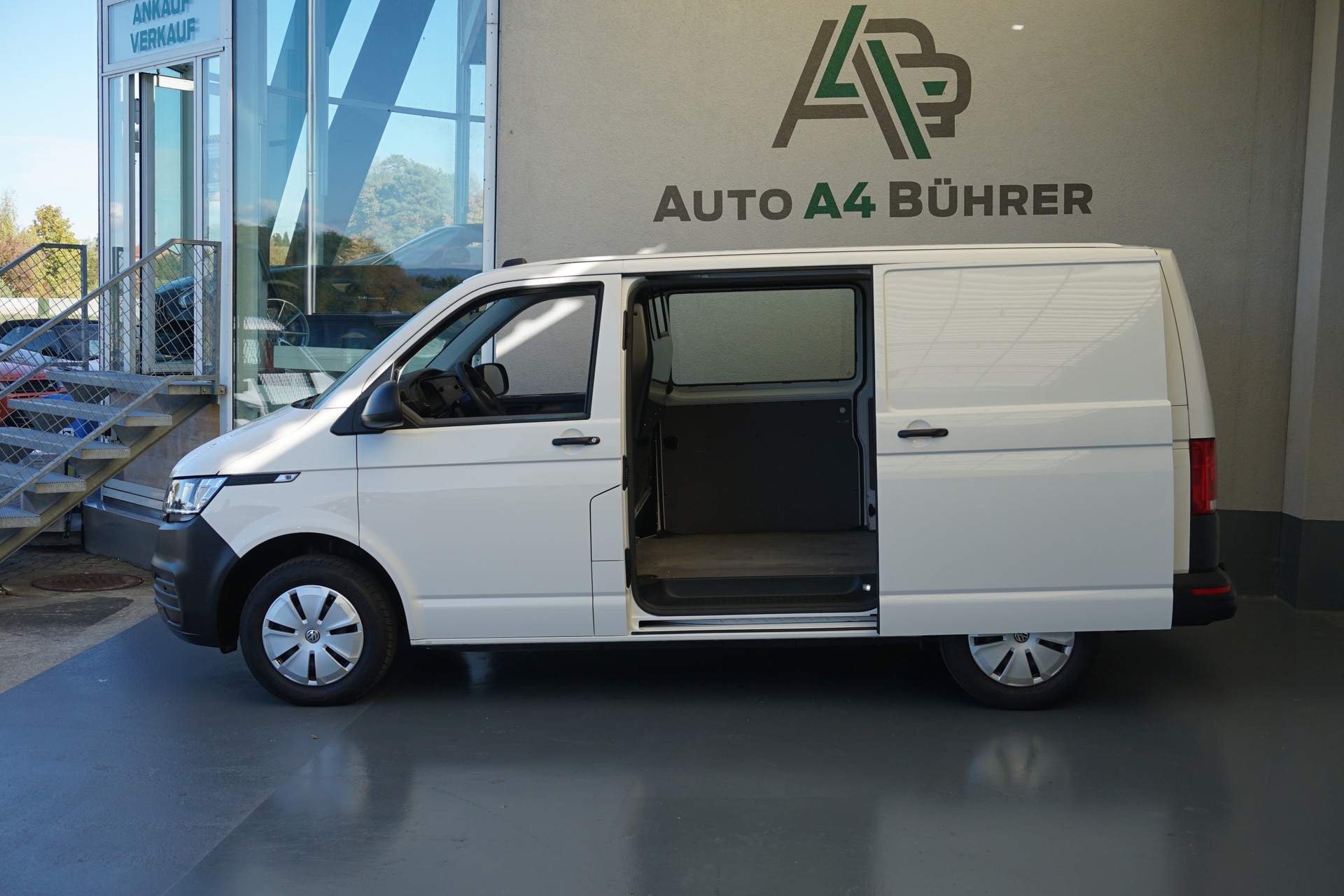 VW T6.1 2.0 TDI-image-0