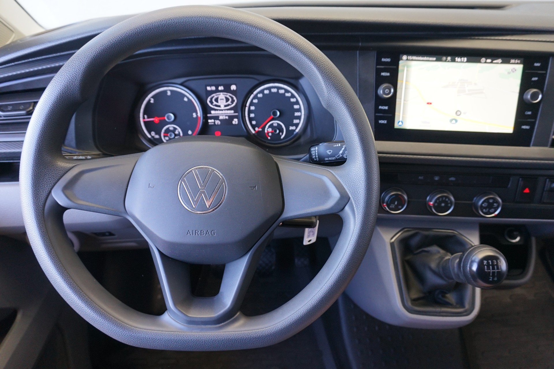 VW T6.1 2.0 TDI-image-17