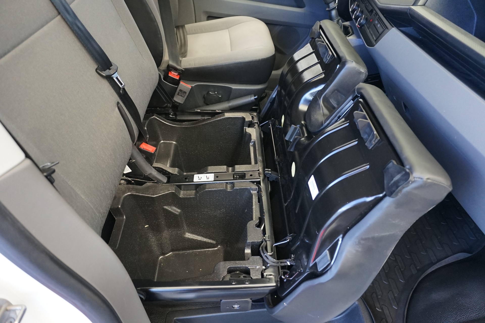 VW T6.1 2.0 TDI-image-19