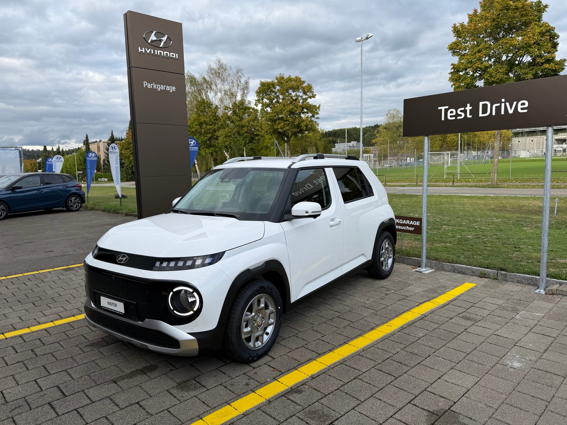HYUNDAI Inster 49kWh Amplia-image-0