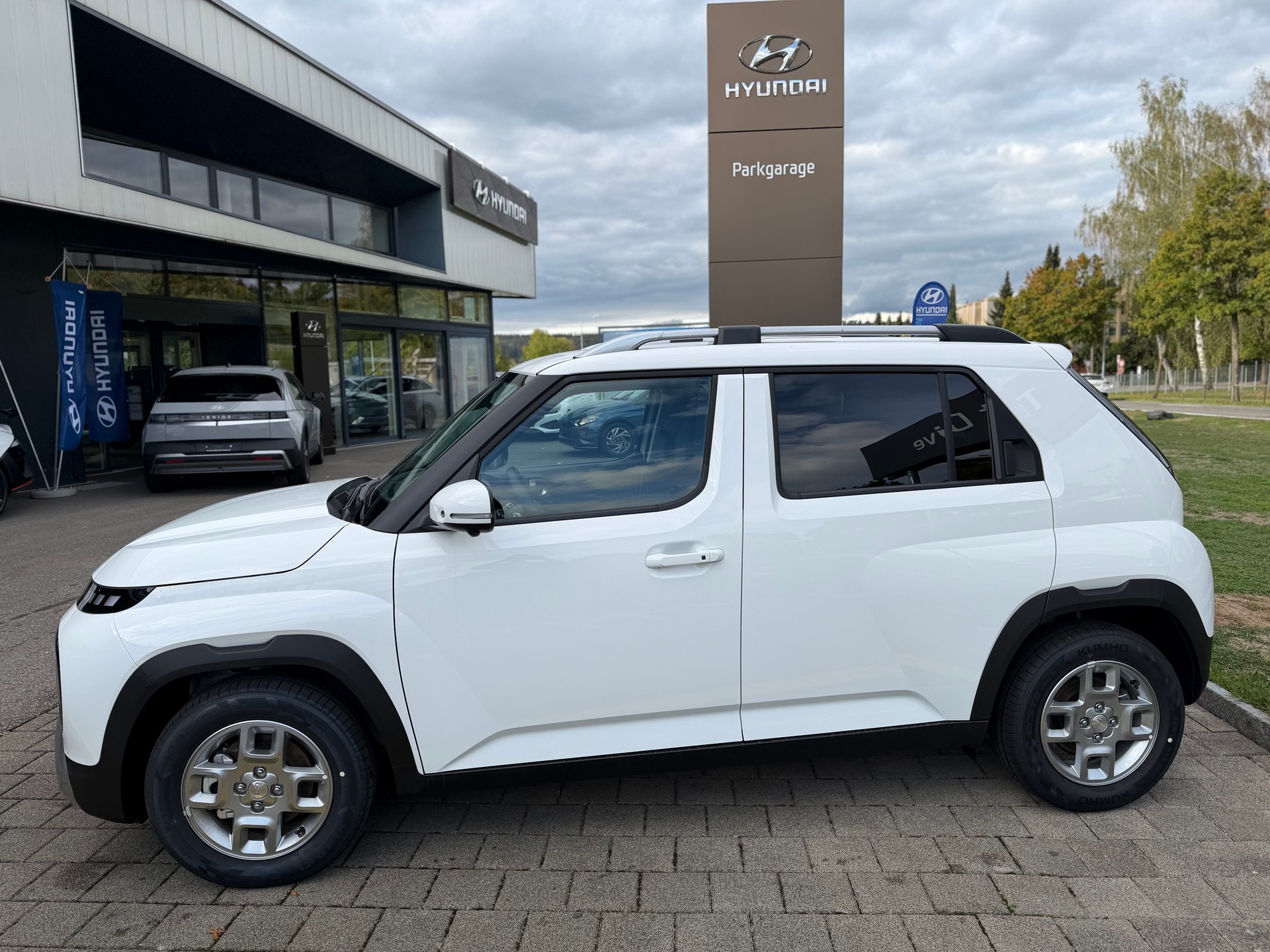 HYUNDAI Inster 49kWh Amplia-image-1