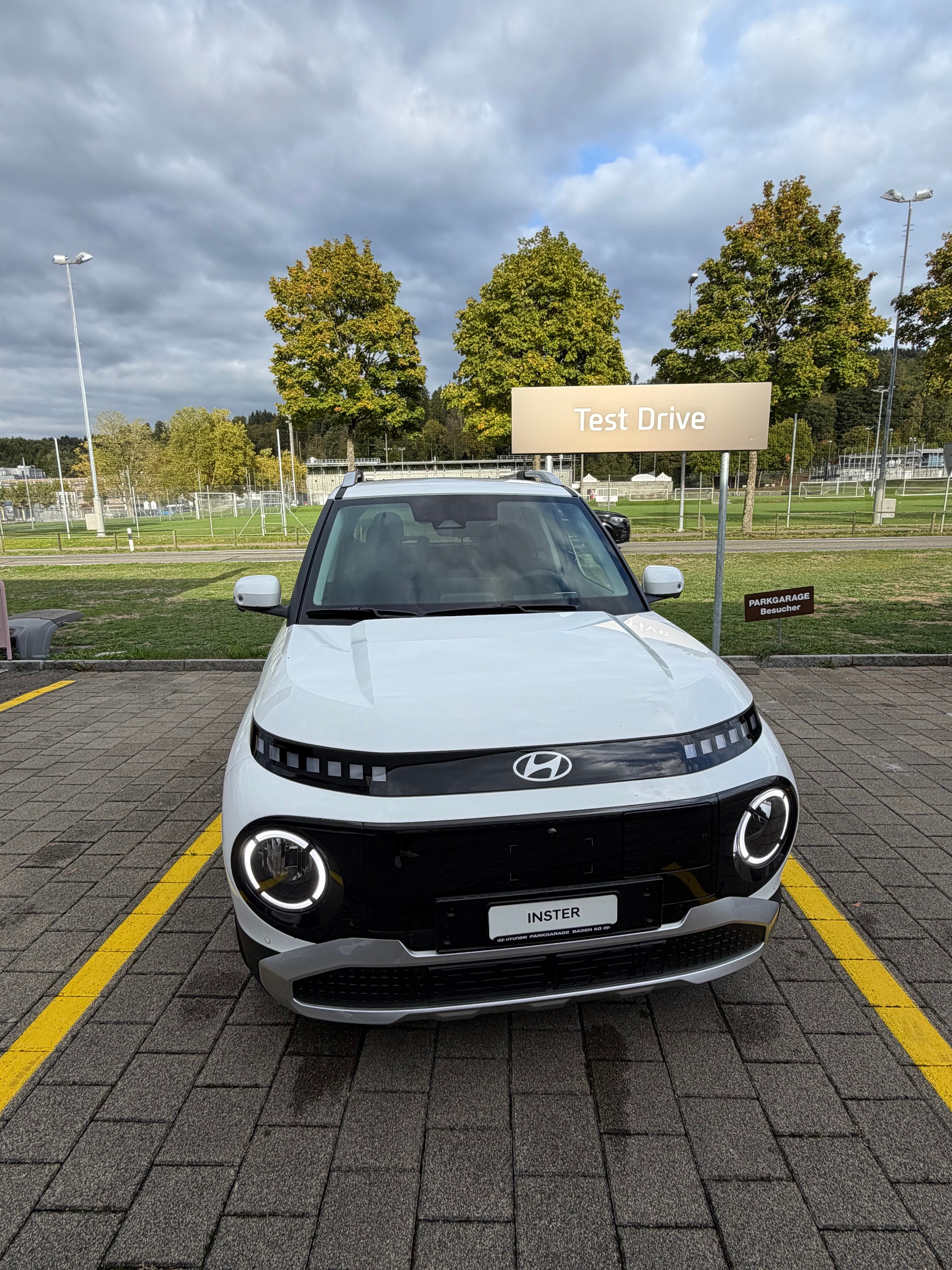 HYUNDAI Inster 49kWh Amplia-image-4