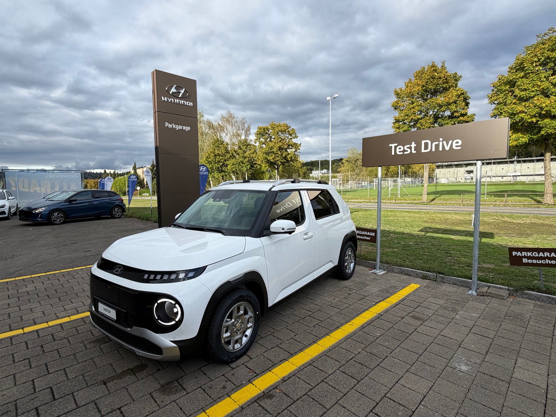 HYUNDAI Inster 49kWh Amplia-image-5